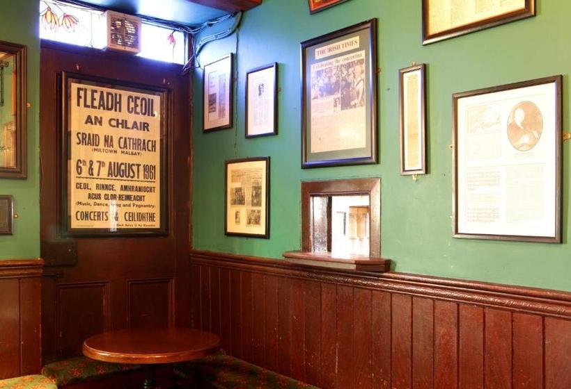 ベッドアンドブレックファースト Crotty's Pub & Accommodation