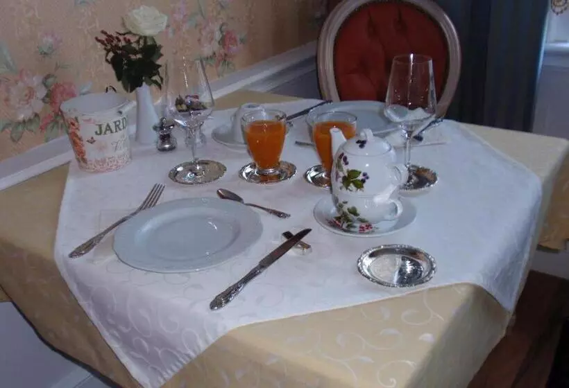 Aamiaismajoitus (B&B) Villa Angelina
