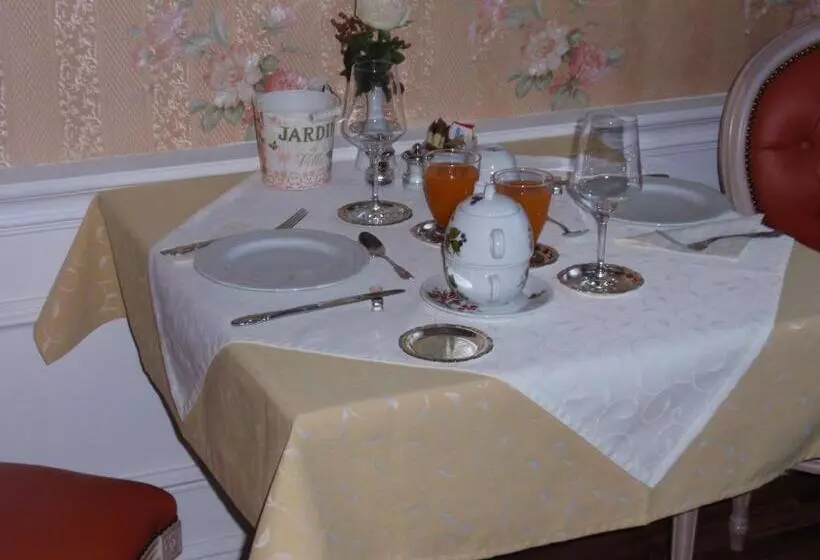 Aamiaismajoitus (B&B) Villa Angelina