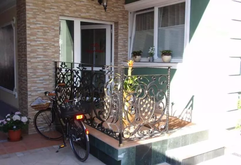 Aamiaismajoitus (B&B) Villa Angelina