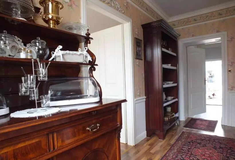 Aamiaismajoitus (B&B) Villa Angelina