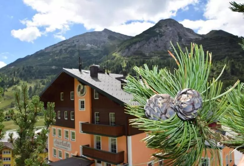 ホテル & Appartement Auerhahn