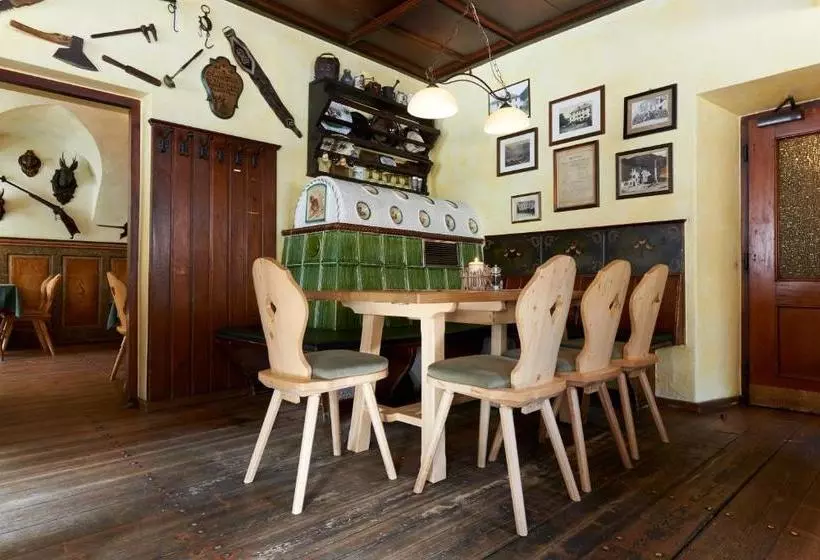 Hotelli Chen Döllacher Dorfwirtshaus