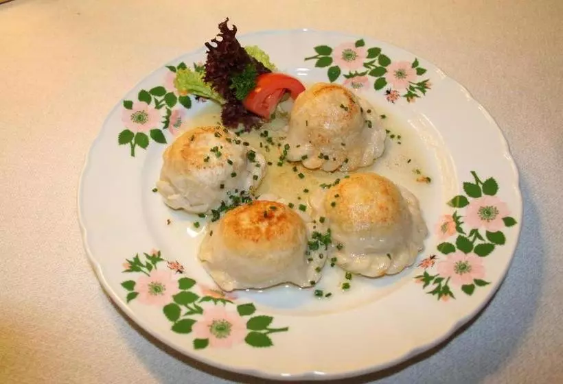 Hotelli Chen Döllacher Dorfwirtshaus