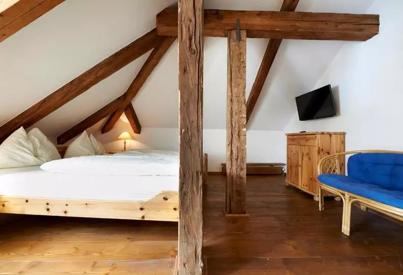 Hotelli Chen Döllacher Dorfwirtshaus