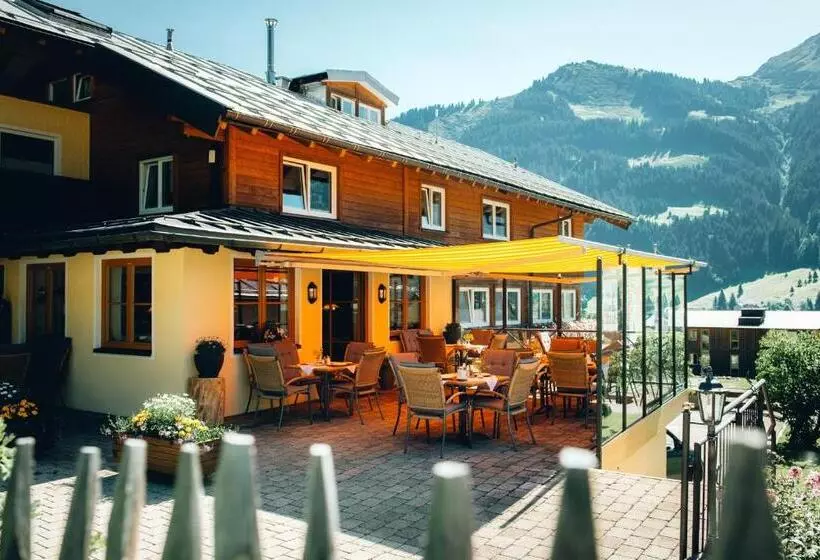 Ferienhotel Almajur