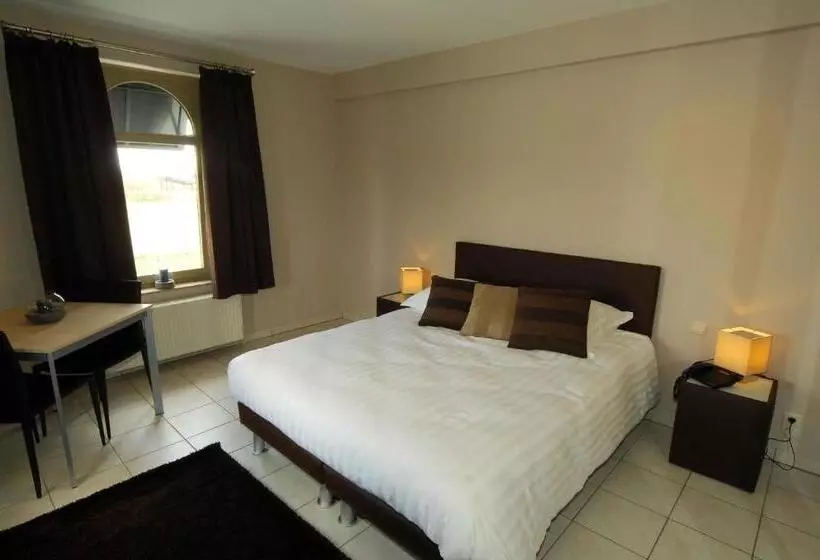Hotelli Hôtel Le Saint Loup