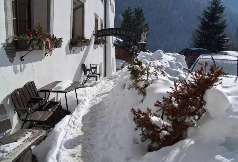 Hotelli Schwarzer Adler