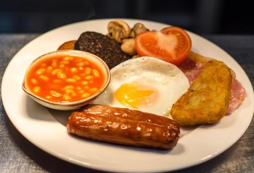 Отель The Harbour Inn