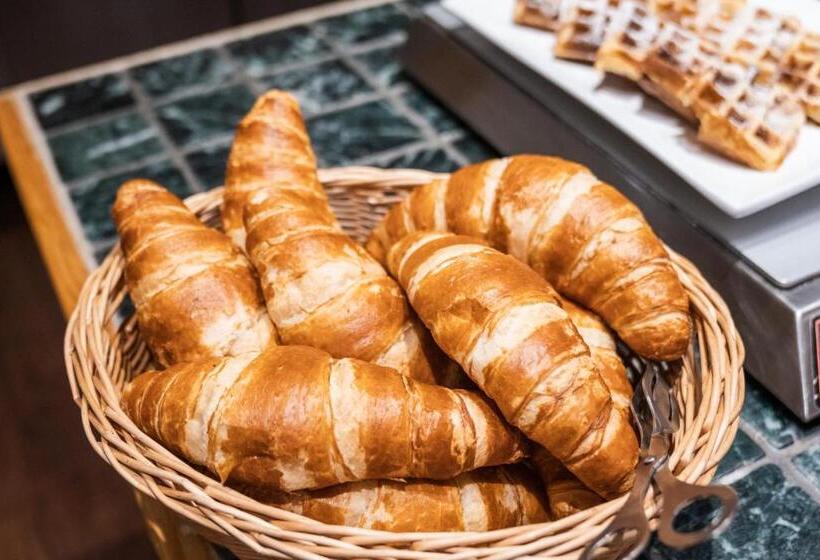 בית מלון כפרי Vitalquelle Montafon