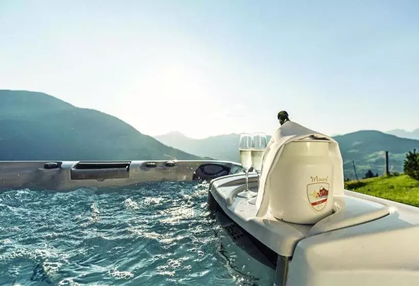 استراحتگاه Maierl Alm & Maierl Chalets