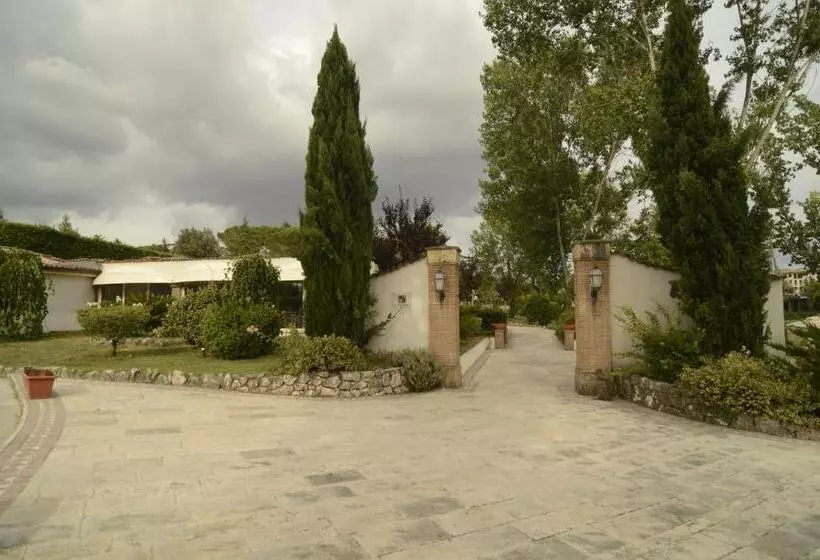 簡易ホテル La Vignola Country