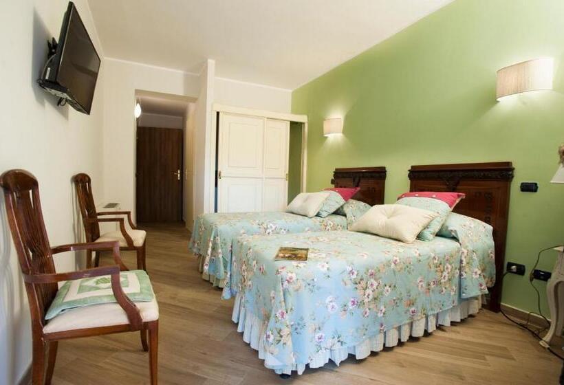 פונדק La Vignola Country