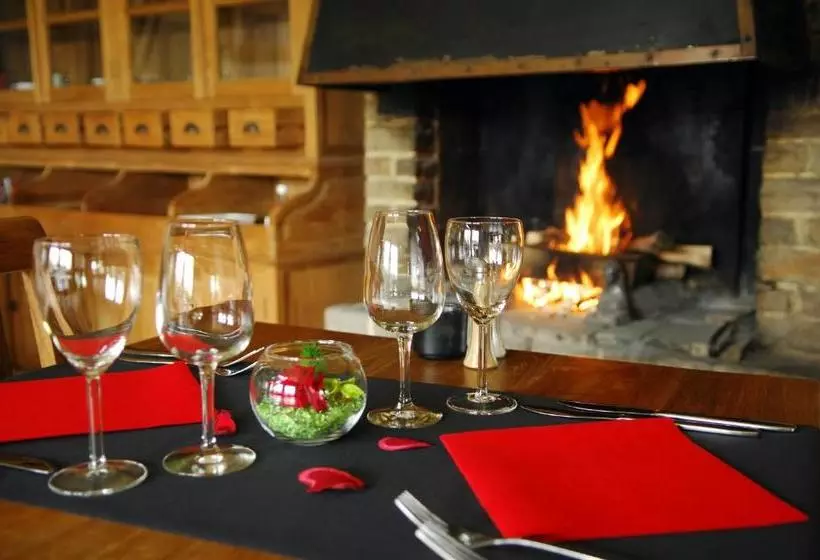 هتل Auberge Grill Le Freyr