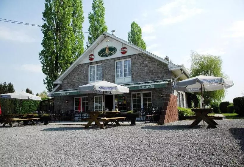 هتل Auberge Grill Le Freyr