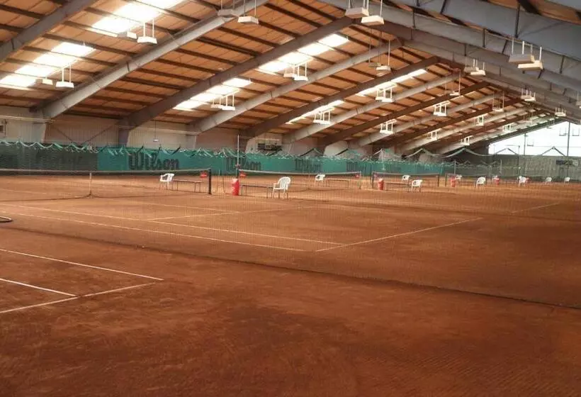 هتل Centercourt