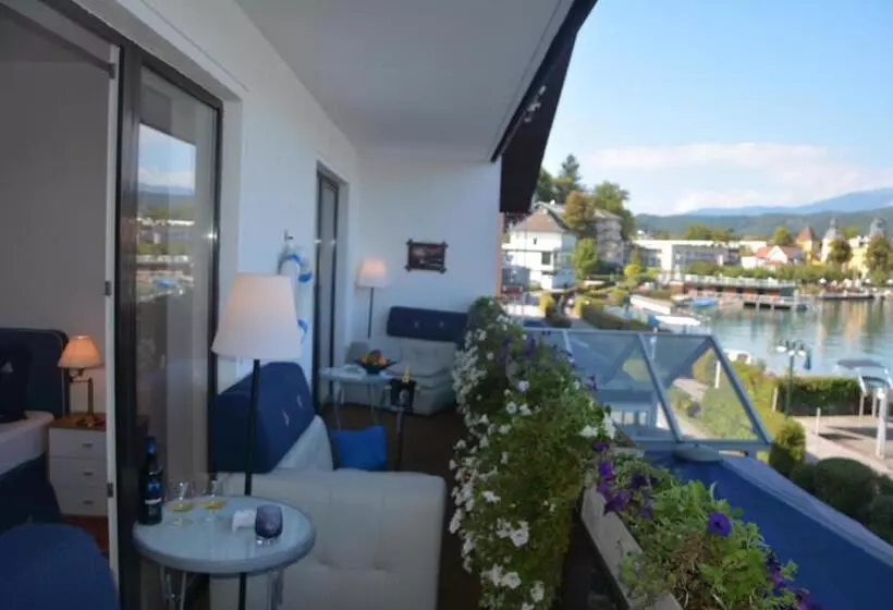 ホテル Restaurant Veldener Traumschiff Direkt Am See In 2min Im Zentrum