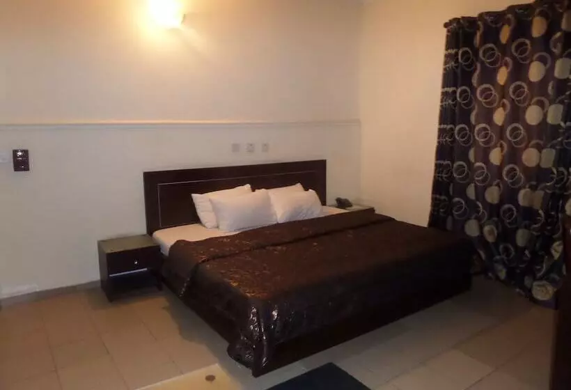 هتل Dreamland Suites
