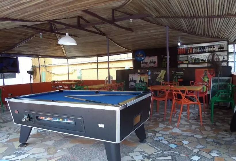 هتل Jade Guesthouse