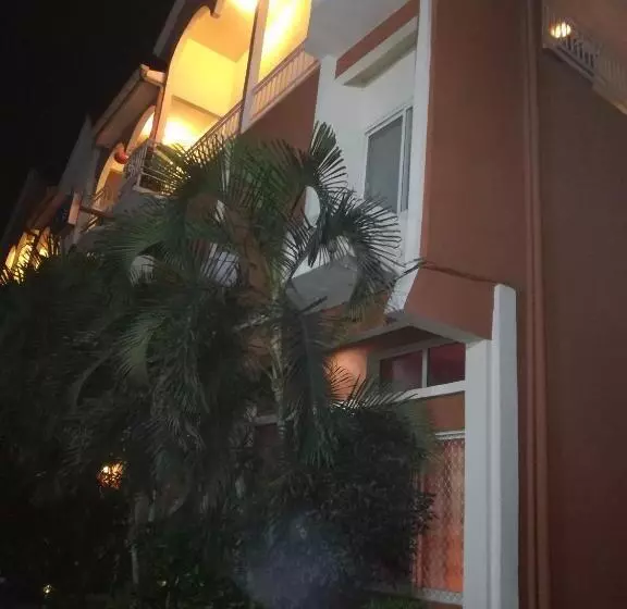 هتل Vivi Palace