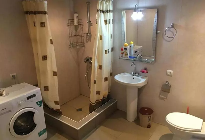 هاستل Guest House Garniresthost