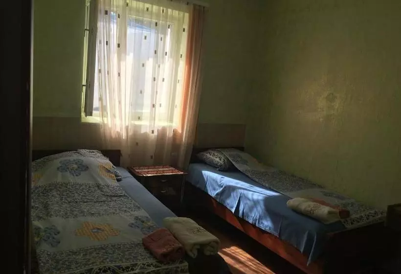 هاستل Guest House Garniresthost