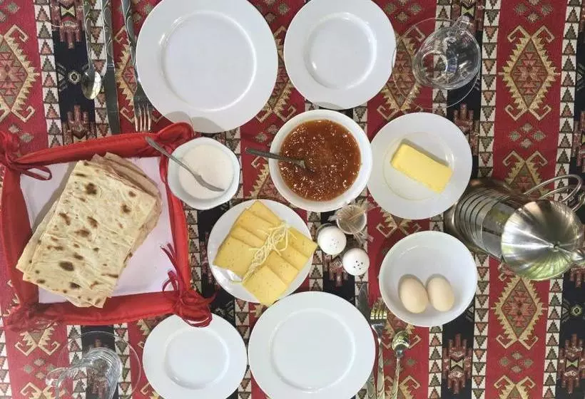 هاستل Guest House Garniresthost