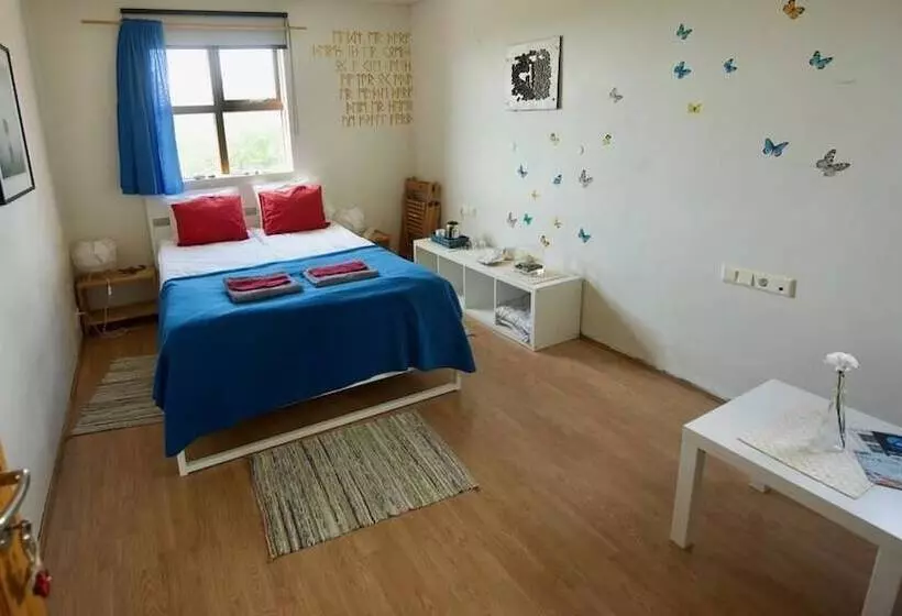 تختخواب و صبحانه Dynjandi Guesthouse