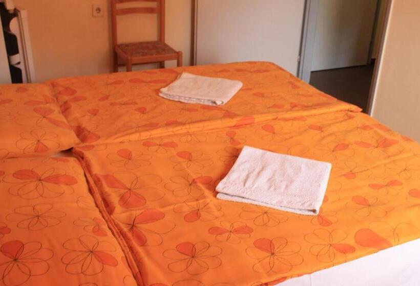 مبيت وإفطار Király Szálló & Panzió