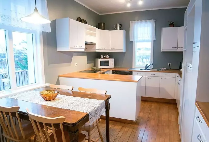 تختخواب و صبحانه Litlabýli Guesthouse