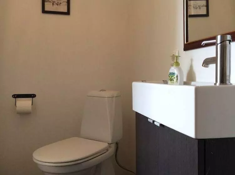 تختخواب و صبحانه Litlabýli Guesthouse