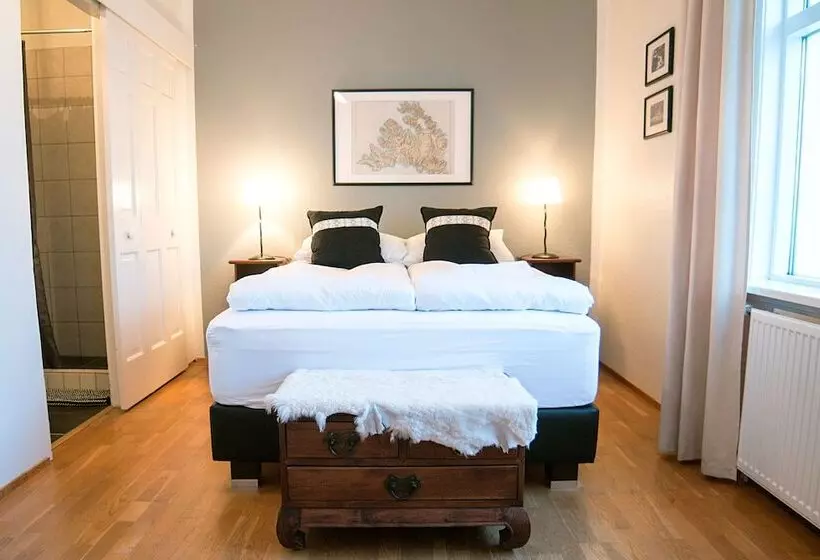 تختخواب و صبحانه Litlabýli Guesthouse