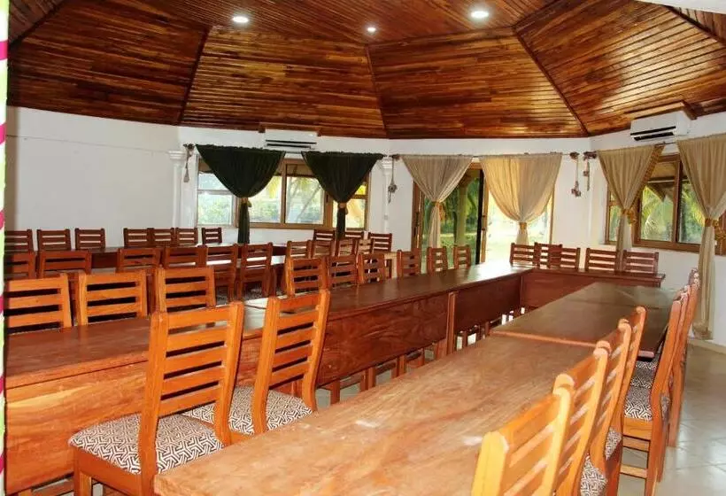 هتل Assouka Eco Village Du Lac Nokoué