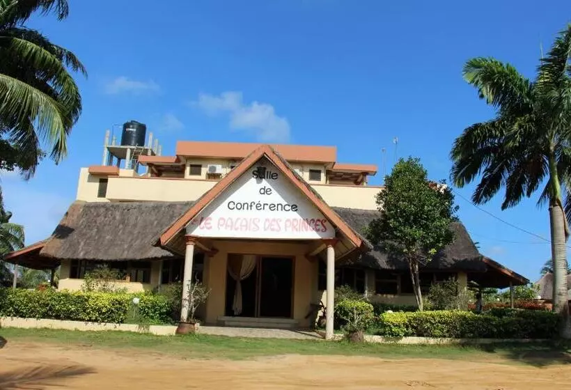هتل Assouka Eco Village Du Lac Nokoué