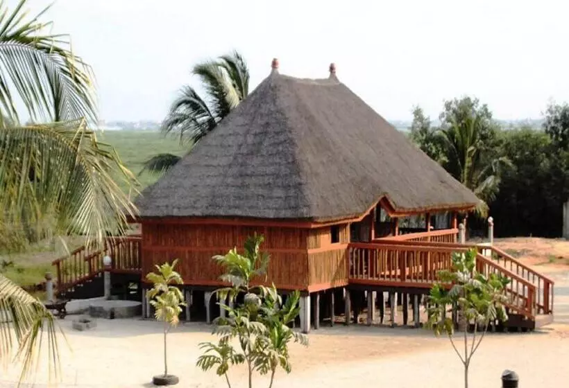 هتل Assouka Eco Village Du Lac Nokoué
