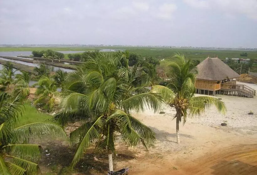 هتل Assouka Eco Village Du Lac Nokoué