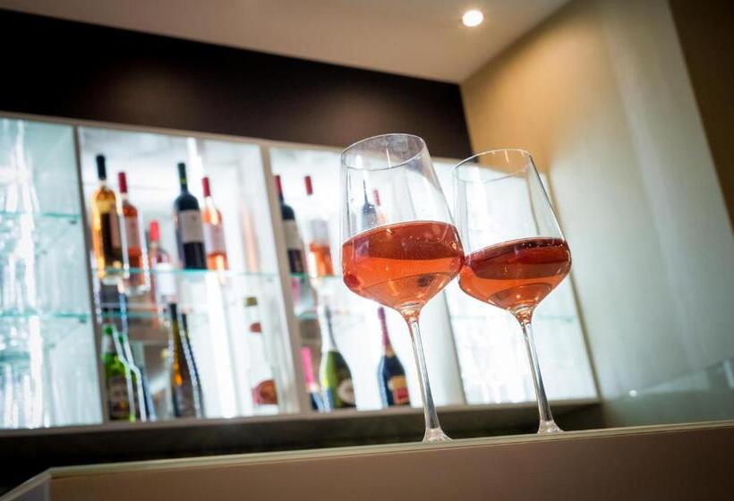 בית מלון כפרי Bh Kristály