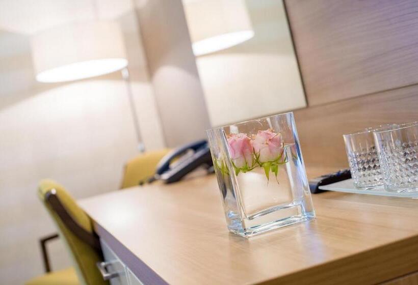 בית מלון כפרי Bh Kristály