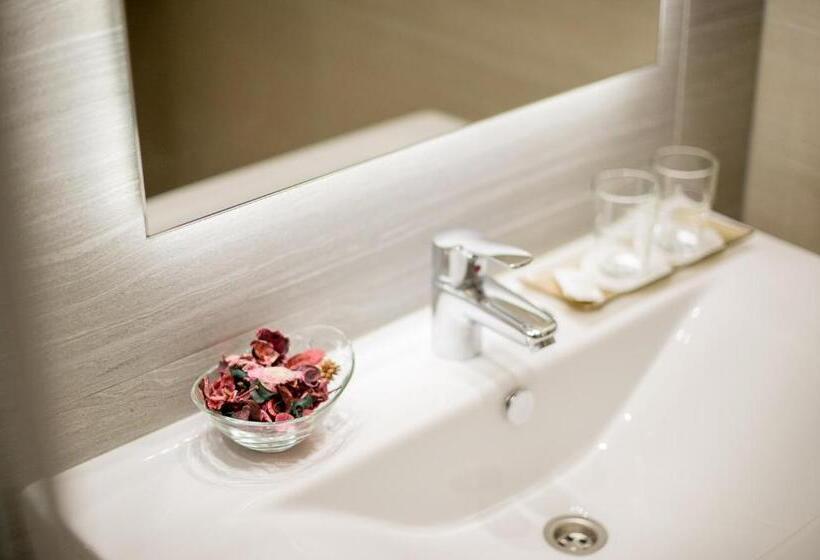 בית מלון כפרי Bh Kristály