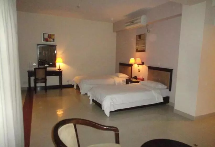 هتل Nirvana Inn