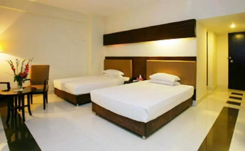 هتل Nirvana Inn