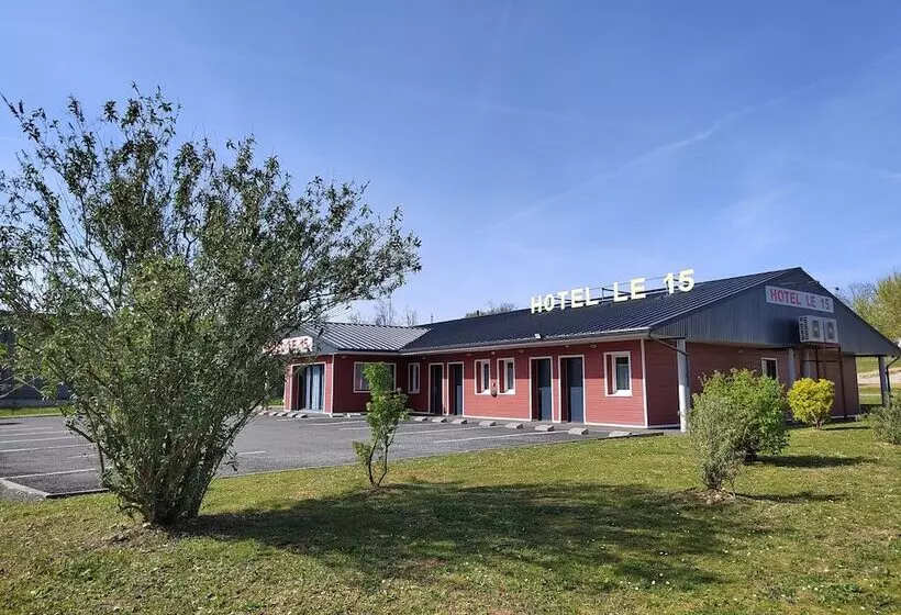 ホテル Hôtel Le 15
