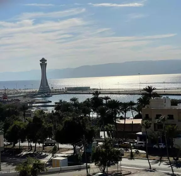 تختخواب و صبحانه Aladnan