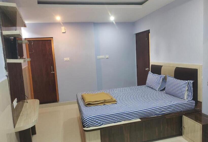 Goroomgo Hotel Tara Lodge Grand Road Near Temple