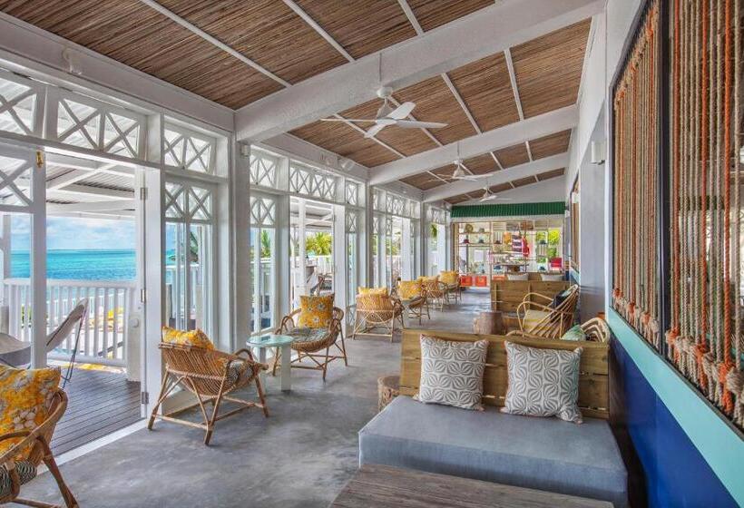 هتل C Rodrigues Mourouk