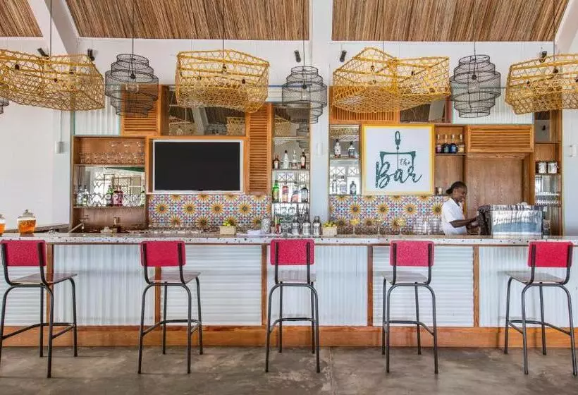 هتل C Rodrigues Mourouk