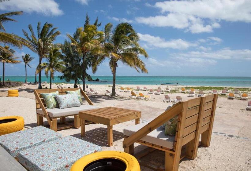 هتل C Rodrigues Mourouk