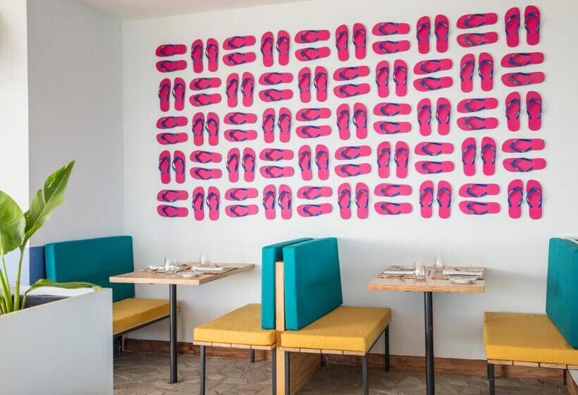 هتل C Rodrigues Mourouk