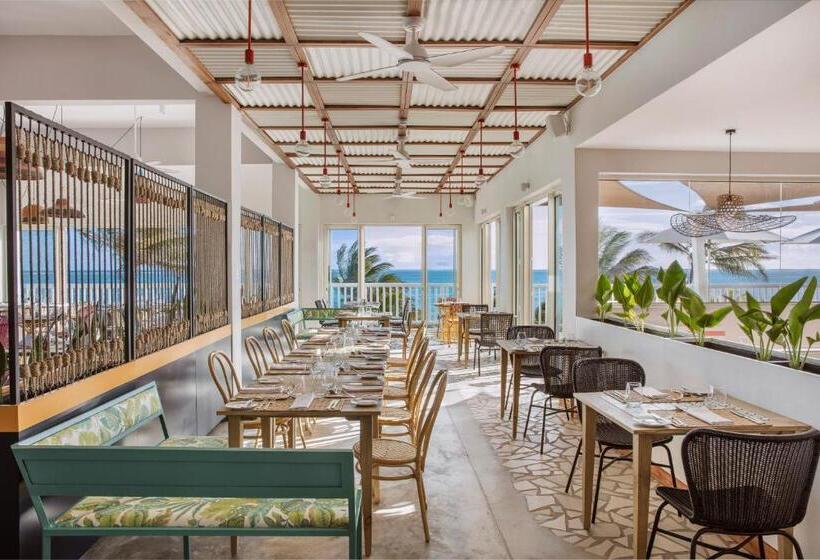 هتل C Rodrigues Mourouk