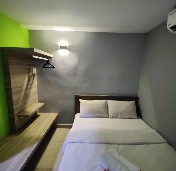 فندق Oyo 90848 Link Suite